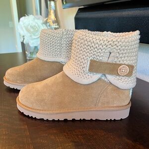 Girls size 4 Ugg boots